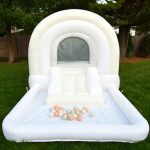 DayDreamer Creamsicle Bounce House with ball pit
